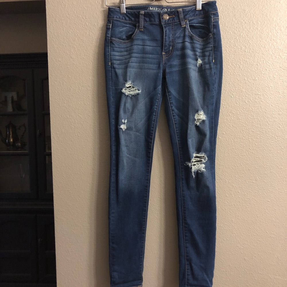 American eagle size 8 ripped jeans